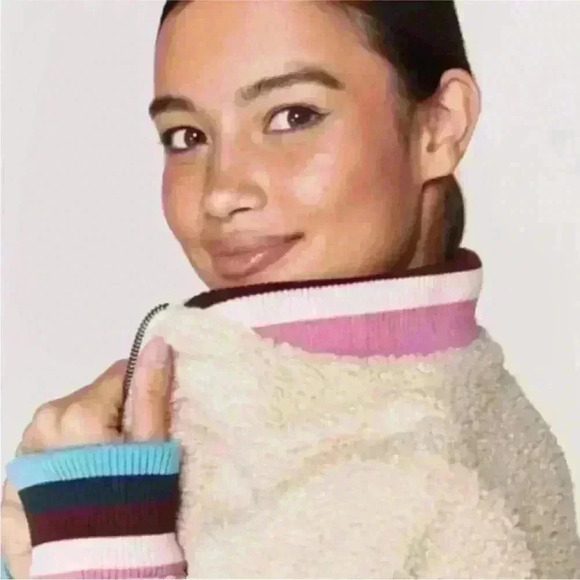 Spiritual Gangster " Trust The Universe" Sherpa
Bomber Jacket Women's Small NWOT - Picture 3 of 13